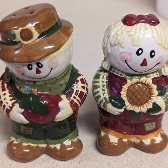 Scarecrow couple salt and pepper shakers - Picture 3 of 10